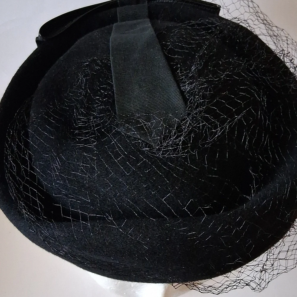 Vintage Black  Hat with Ribbon and Net - Picture 5 of 13